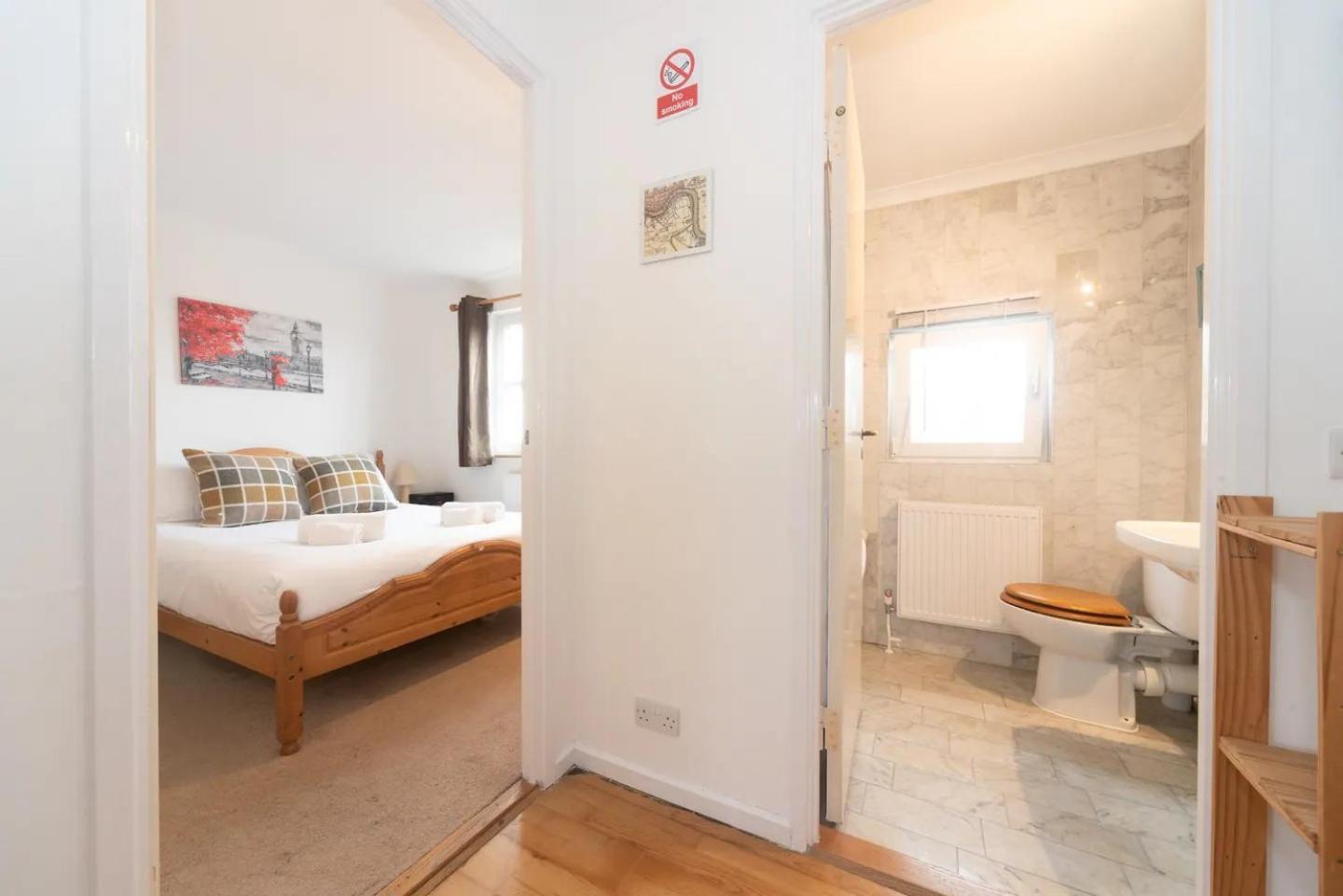 Sunny Maisonette With Views Over Canary Wharf, Londres Exterior foto