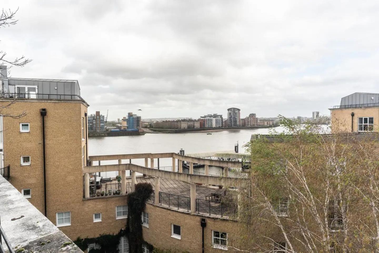 Sunny Maisonette With Views Over Canary Wharf, Londres Exterior foto